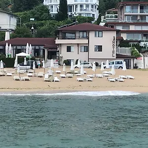 Family Pier Golden Sands